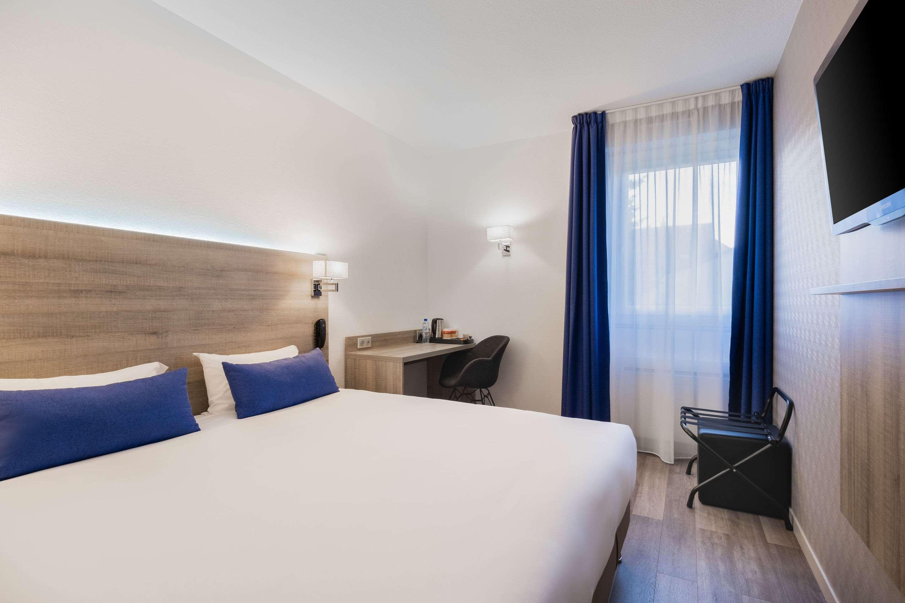Hotel Le Circuit Le Mans Eksteriør bilde