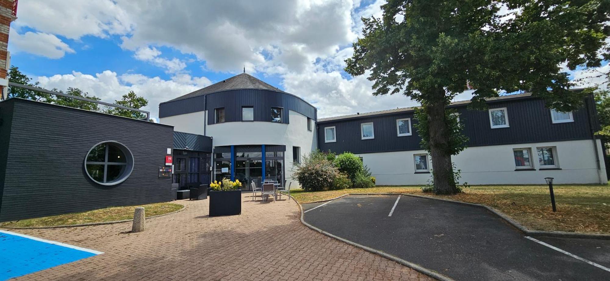 Hotel Le Circuit Le Mans Eksteriør bilde